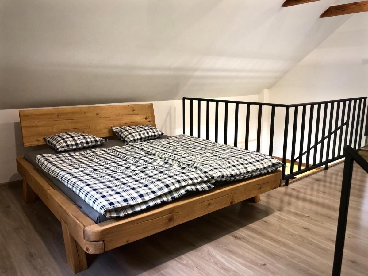 Mezonetovy Apartman S Terasou Na Samote V Lese Vlkava Exterior foto